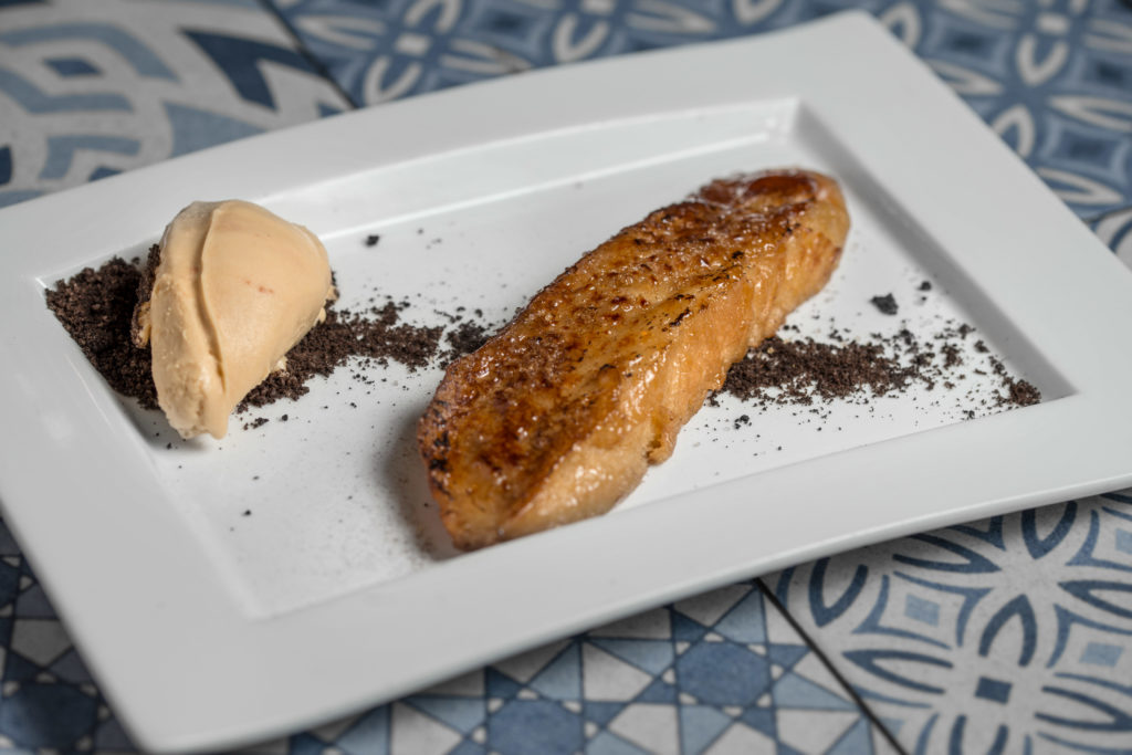 Torrija de Bayleis con helado de galleta