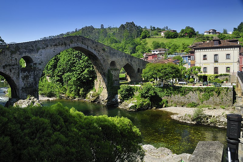 Puente sobre el Sella en Cangas de Onís