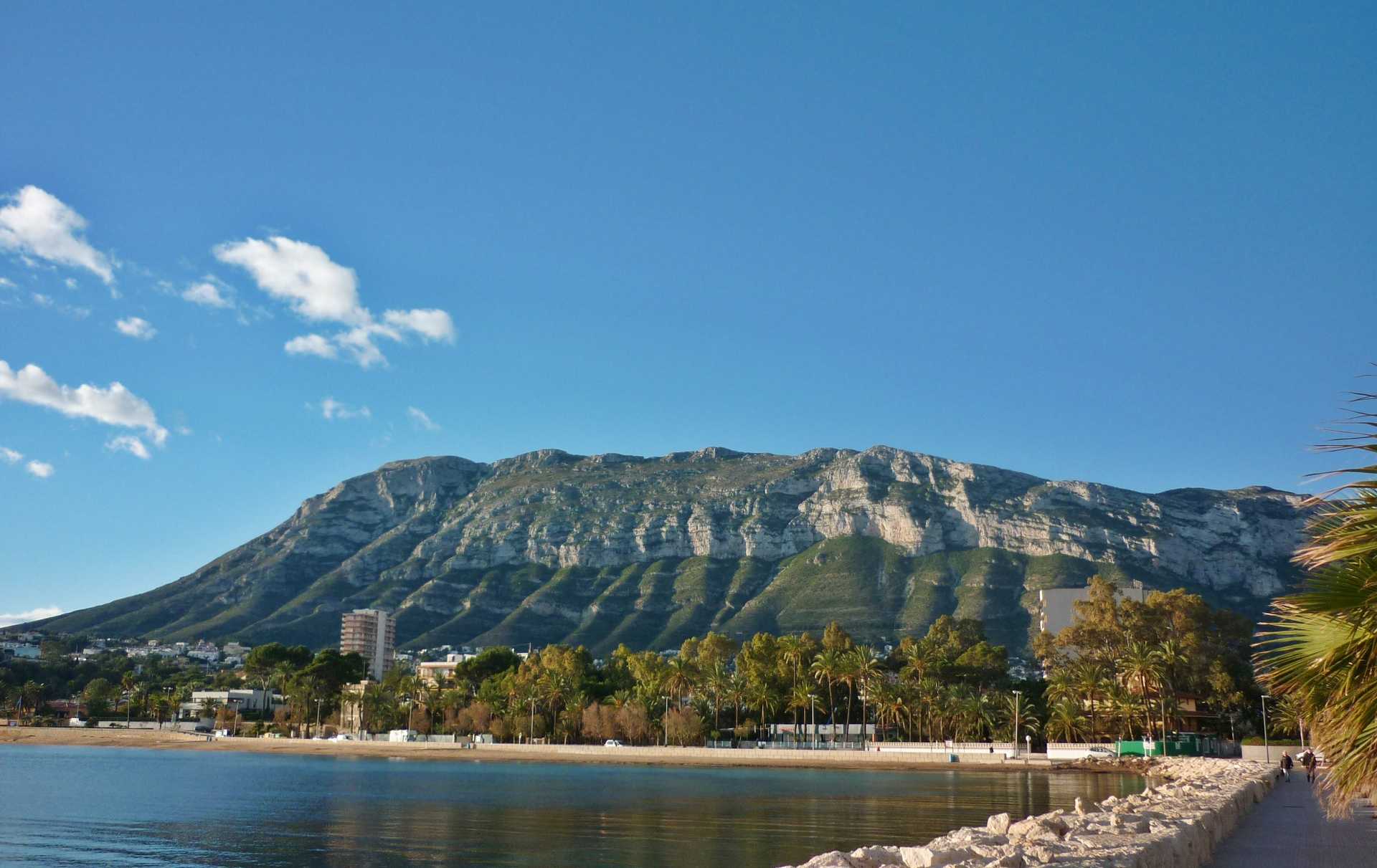 Qué Ver Y Hacer En Denia: Castillo, Montgó, Casco Histórico, Playas...