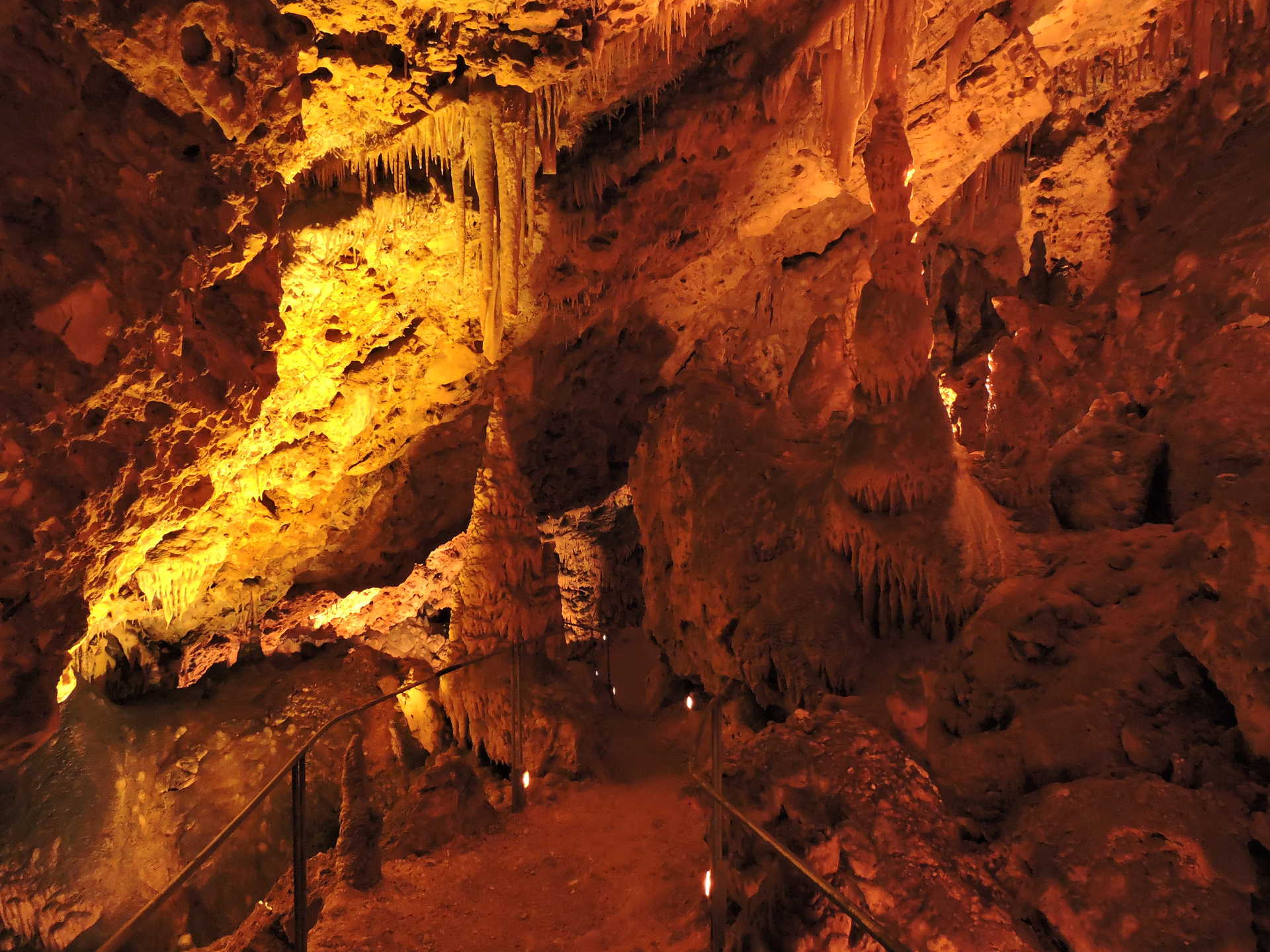 Qué Ver En Jalance, Pueblo De Valencia Con Castillo, Cueva, Miradores Y ...