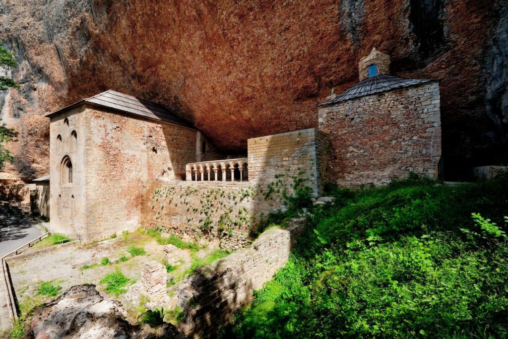 El Monasterio de San Juan de la Peña (Huesca)